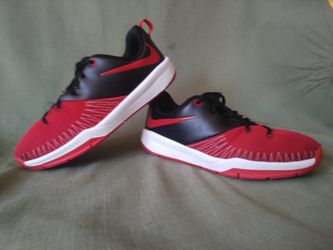 Nike team hustle kids size 6.5y