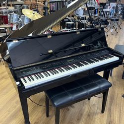 SUZUKI GP-3 MINI-GRAND DIGITAL PIANO W/BENCH
