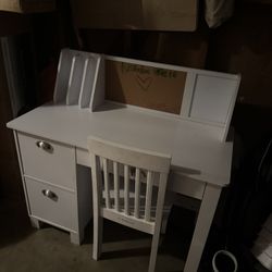 toddler desk