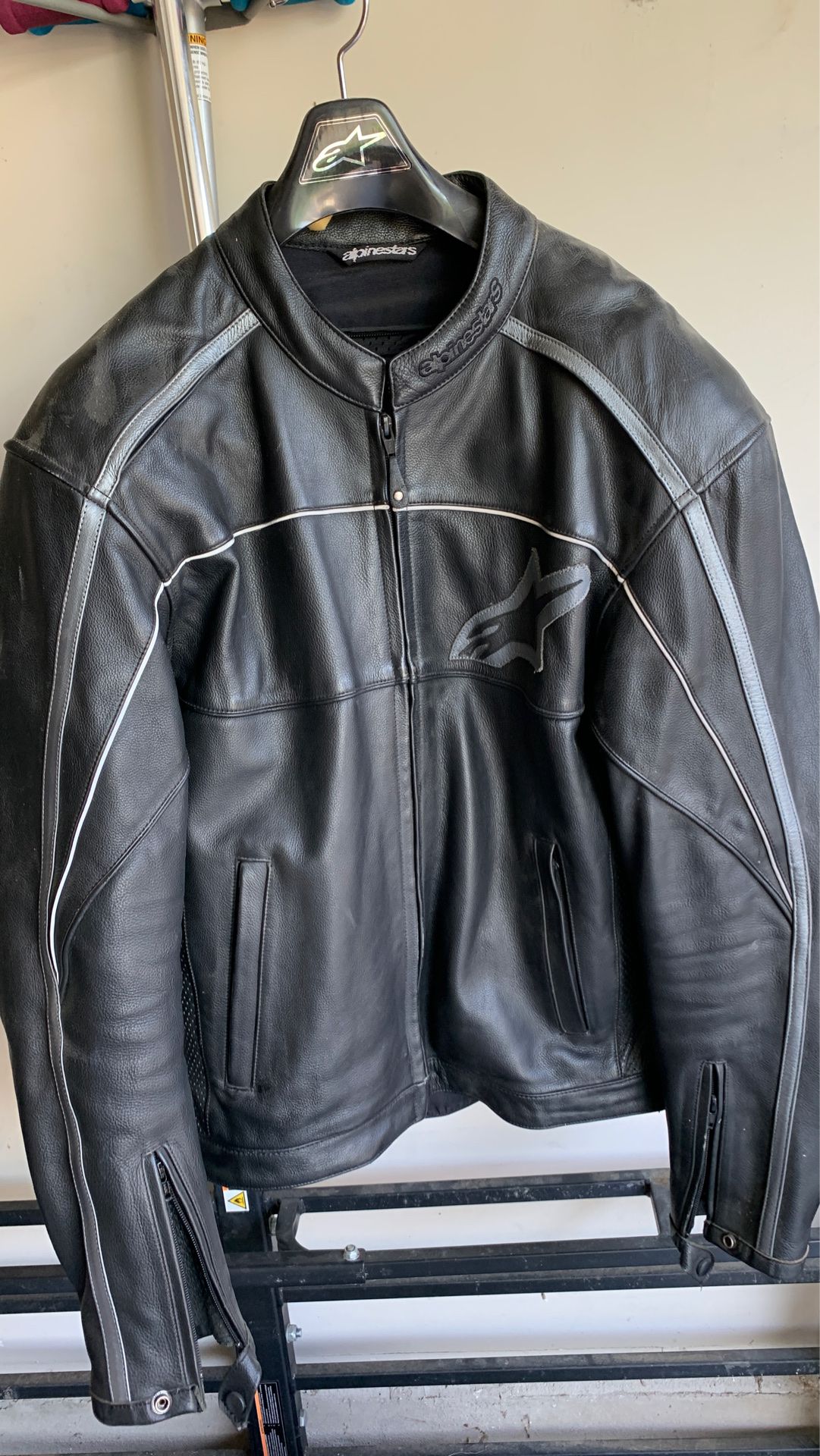 XL Alpinestars Leather motorcycle jacket!
