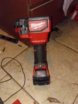 Milwaukee - M18 18V Lithium-Ion Cordless Brushless Threaded Rod Cutter (Tool-Only)
Milwaukee - M18 18V Lithium-Ion Cordless Brushless Threaded Rod Cut