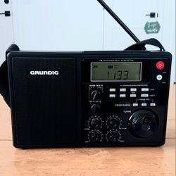 Grundig S450DLX Field Radio 
