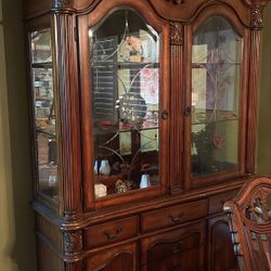 Hutch And Dinning Room Table 