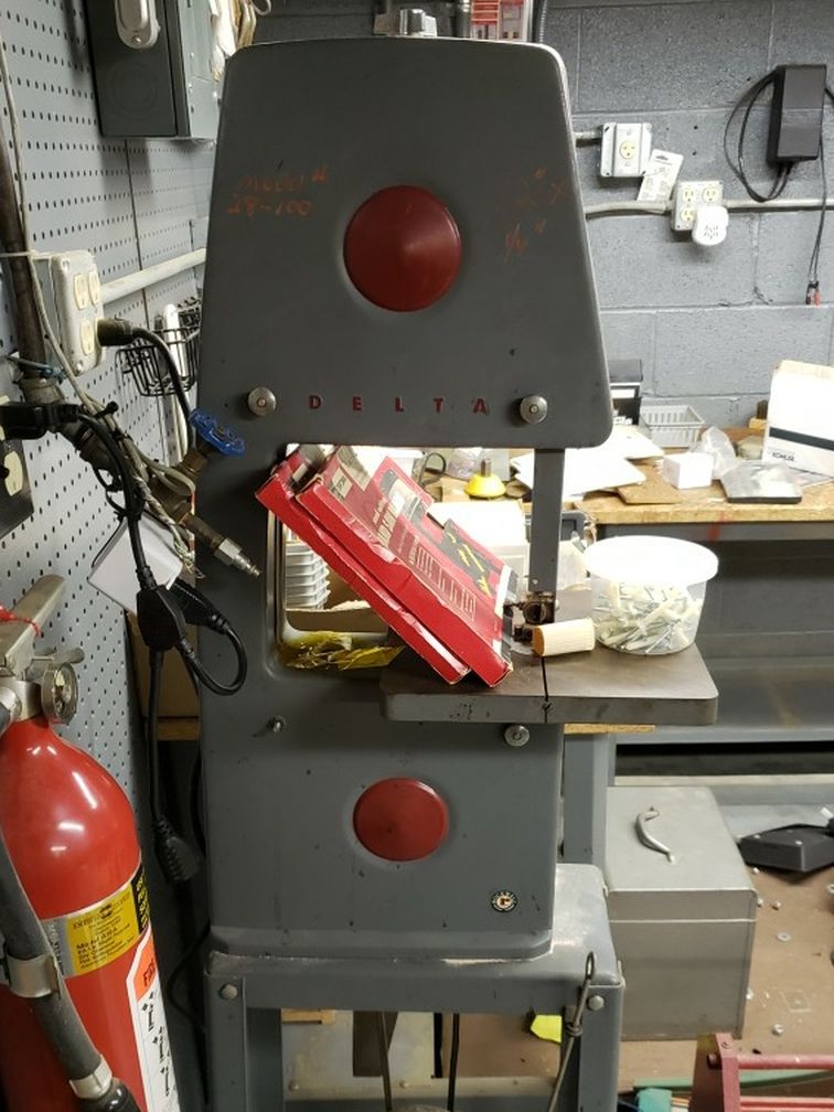 Delta Rockwell Band Saw..working. Must Sell Now