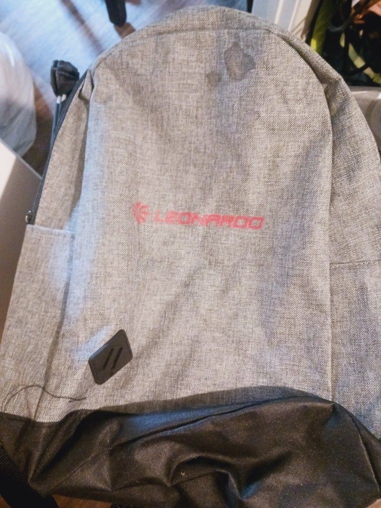 Leonardo Backpack