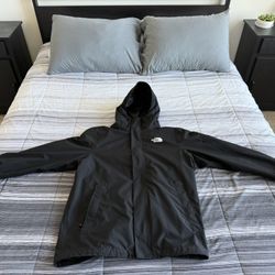 Men’s Size Large Northface Winter Jacket. It Comes With A Soft Shell And A Fleece Liner 
