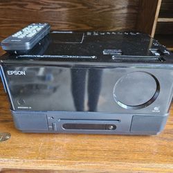 Epson MovieMate 72 Projector & 100" Elite Screen