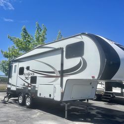 Travel trailer￼