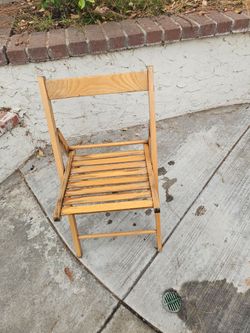 Vintage Folding Wooden Slat Chair / Rustic Folding Accent Chair