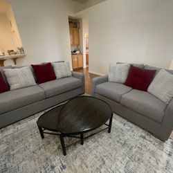 Living Room Seating Set! 