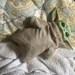 Free Baby Yoda Grogu Plush! 