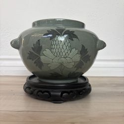 Porcelain 10x8 1950s Seoul Museum Replica Of 12 C Korean Jar 