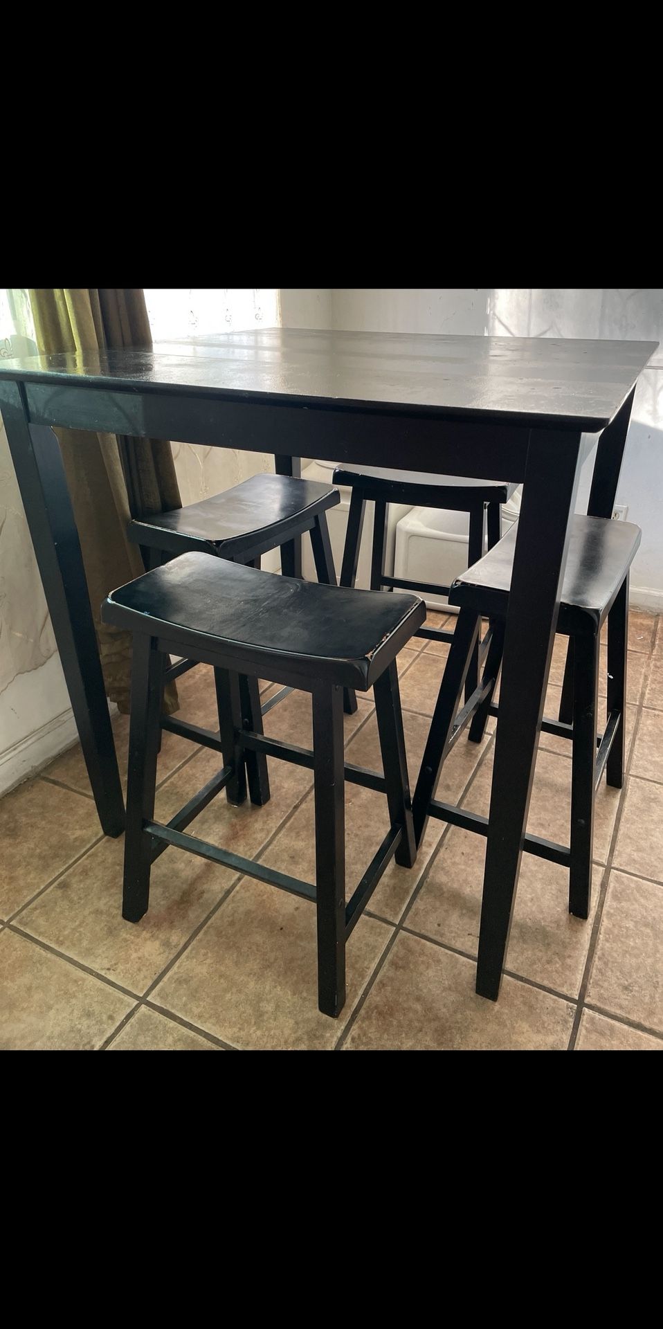 Tall Table with 4 Stools