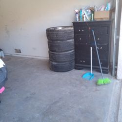 Llantas (Tire) 