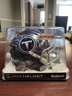 Derrick Henry Autographed Mini Helment