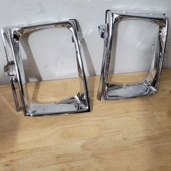 1989---1991 Toyota Pickup Headlight Door /Headlight Trim Kit 