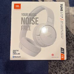 JBL Tune 670NC