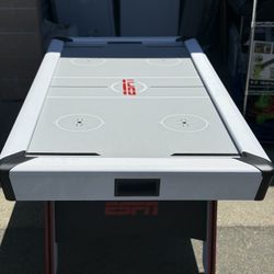 Air Hockey Table