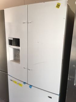 Frigidaire white French door refrigerator new!!! $1250 pick up in Decatur Georgia