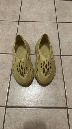 Yezzy foam runners