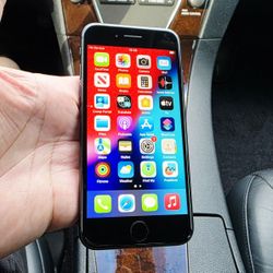 64GB Unlocked iPhone 8 Excellent Condition Works With All Carriers 