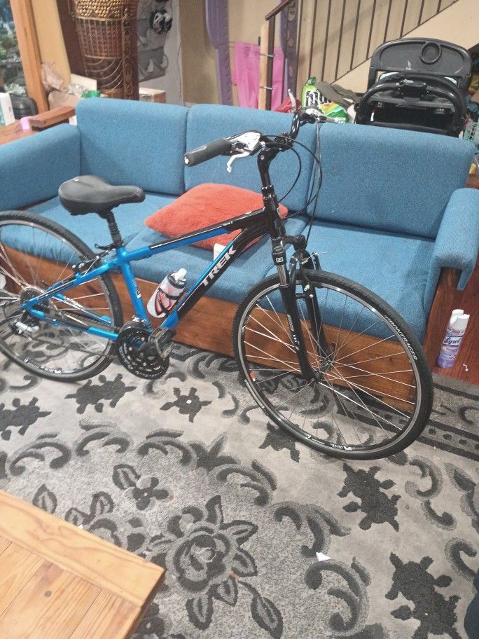 Trek Verve 3 Comfort Bike 