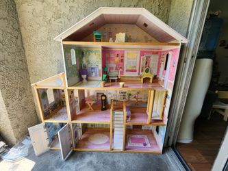 Wooden Dollhouse