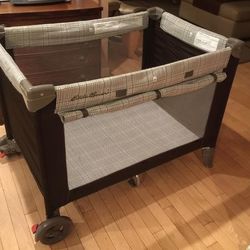 Eddie Bauer Playpen