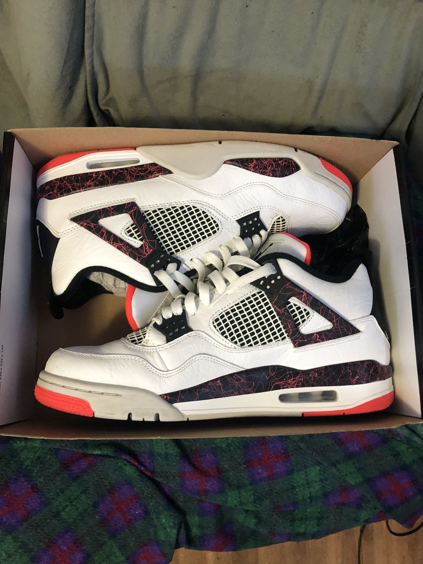 Jordan 4 Retro Flight