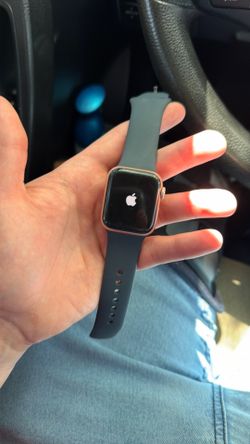 Apple Watch Series 5 – Very Good Condition
