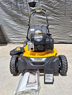 Dewalt 21 in. 163 CC RWD Self-Propelled Gas Lawn