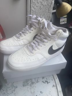 Nike Vision Court Low/ Great Condition