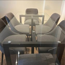 Glass dinning room set with 6 chairs