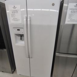 $1329(MSRP$1899) GE Side-by-Side Refrigerator With External Water Dispenser and Door Alarm