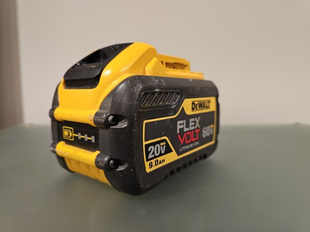 Dewalt 9ah 20v / 60v Flexvolt Battery Slightly Used Mint Condition
