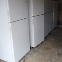 Amana White Shiny Top Freezer Refrigerator 30”w