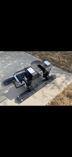 Reese 5th Wheel Trailer Hitch w/ Square Tube Slider - Dual Jaw - 16,000 lbs
