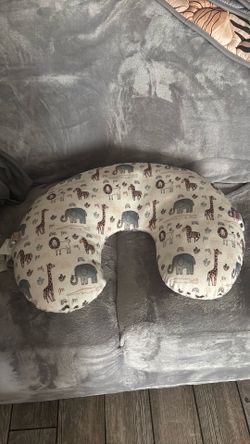 Baby boppy pillow