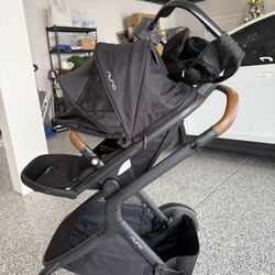Nuna Demi Next Stroller In Color Caviar 