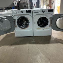 LG Jumbo Washer And Dryer Set With Steam Dryer