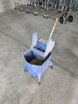 Commercial Mop Bucket with Wringer and Handle