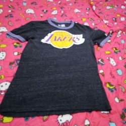 New Era Lakers Teeshirt Size M 