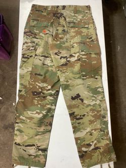 Men’s camo green pants
