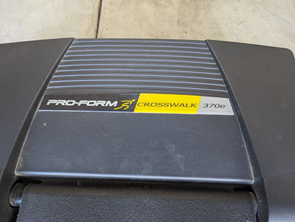 Proform Crosswalk 370e Treadmill for Sale in St. Helens, OR OfferUp