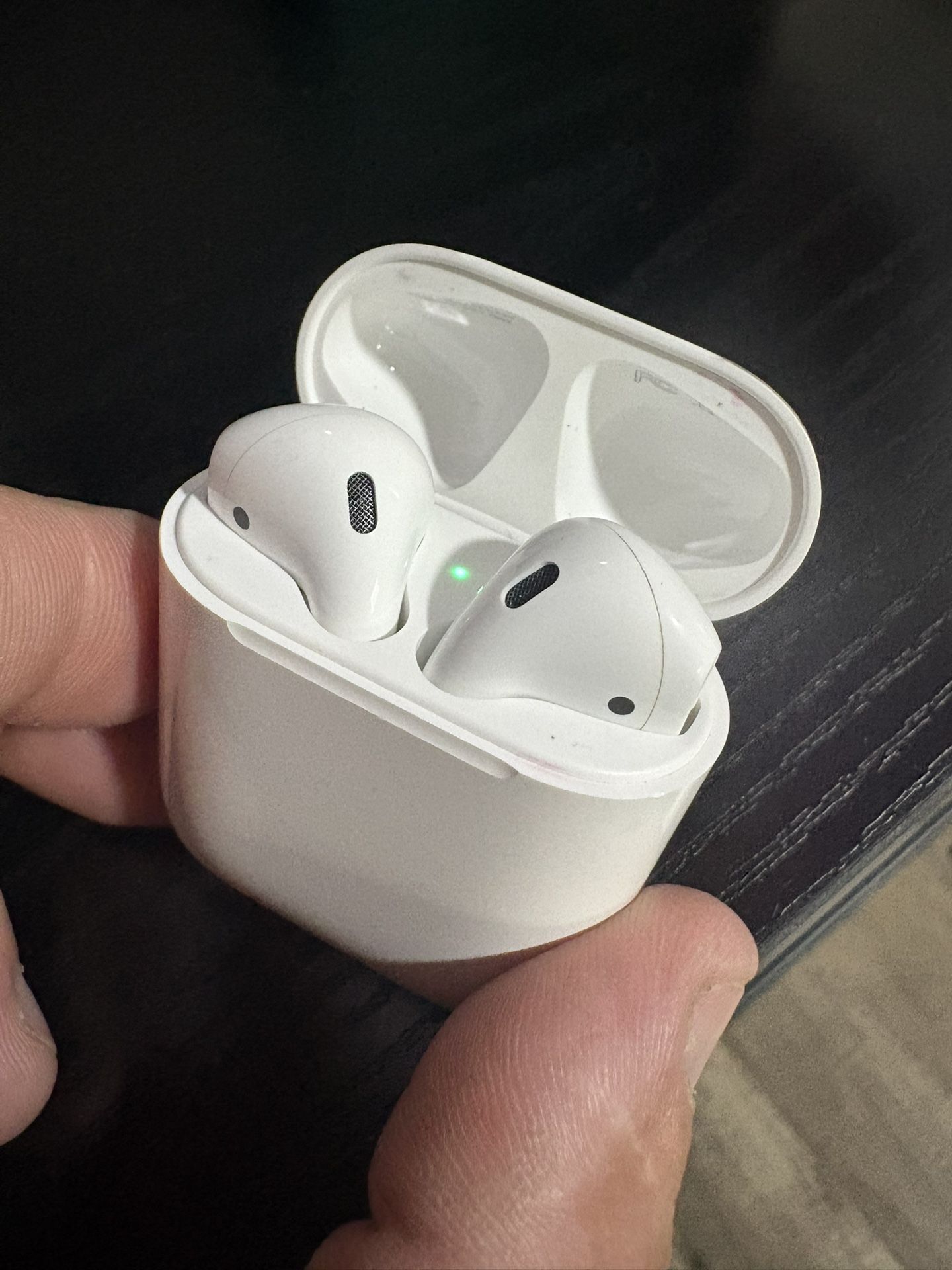 Apple AirPods Gen 2 Barely Used