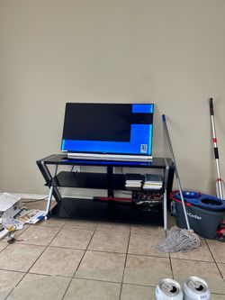 Selling both tv and stand