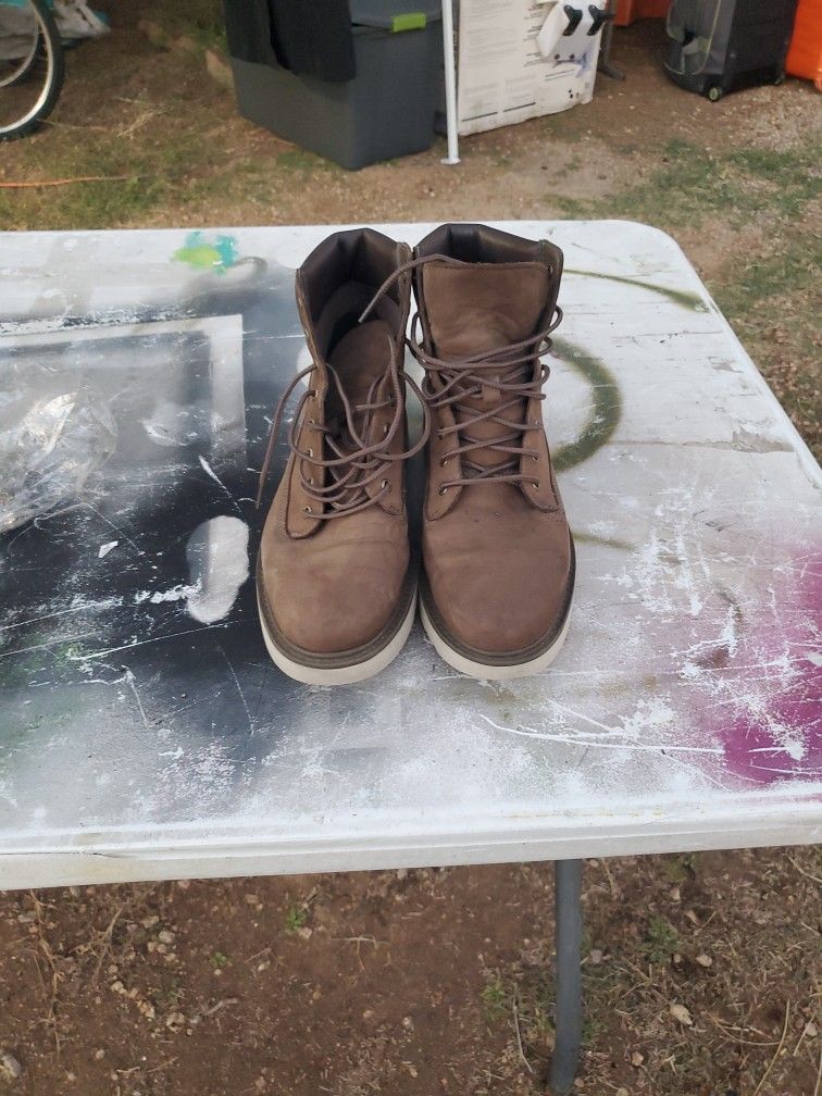 TIMBERLAND SENSORFLEX  WOMAN'S  SIZE  11W  I ASK $25.00