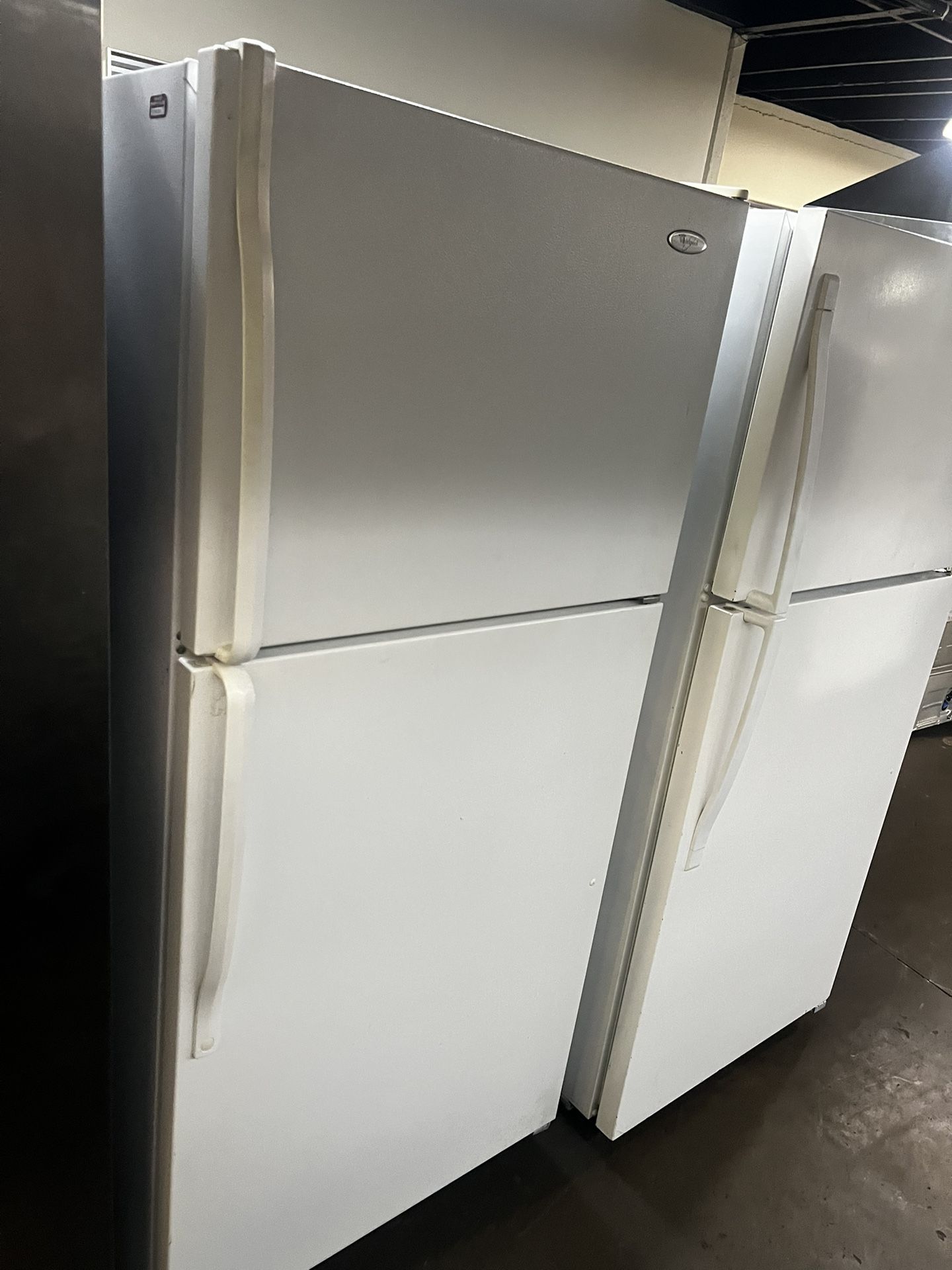 Whirlpool Apartment Size Refrigerator 18 Cu Ft