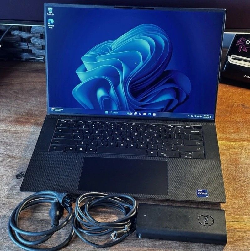 Dell Precision 5560: 19-11950H, 64GB, 512GB