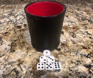 TOPTAN PU Leather Dice Cup Set w/ 6 Dice – Black/Red